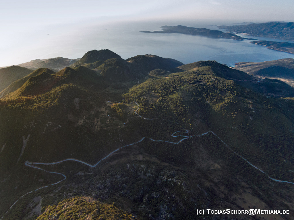 The southern volcanoes of Methana and aerial view towards Poros island. (Photo: Tobias Schorr)